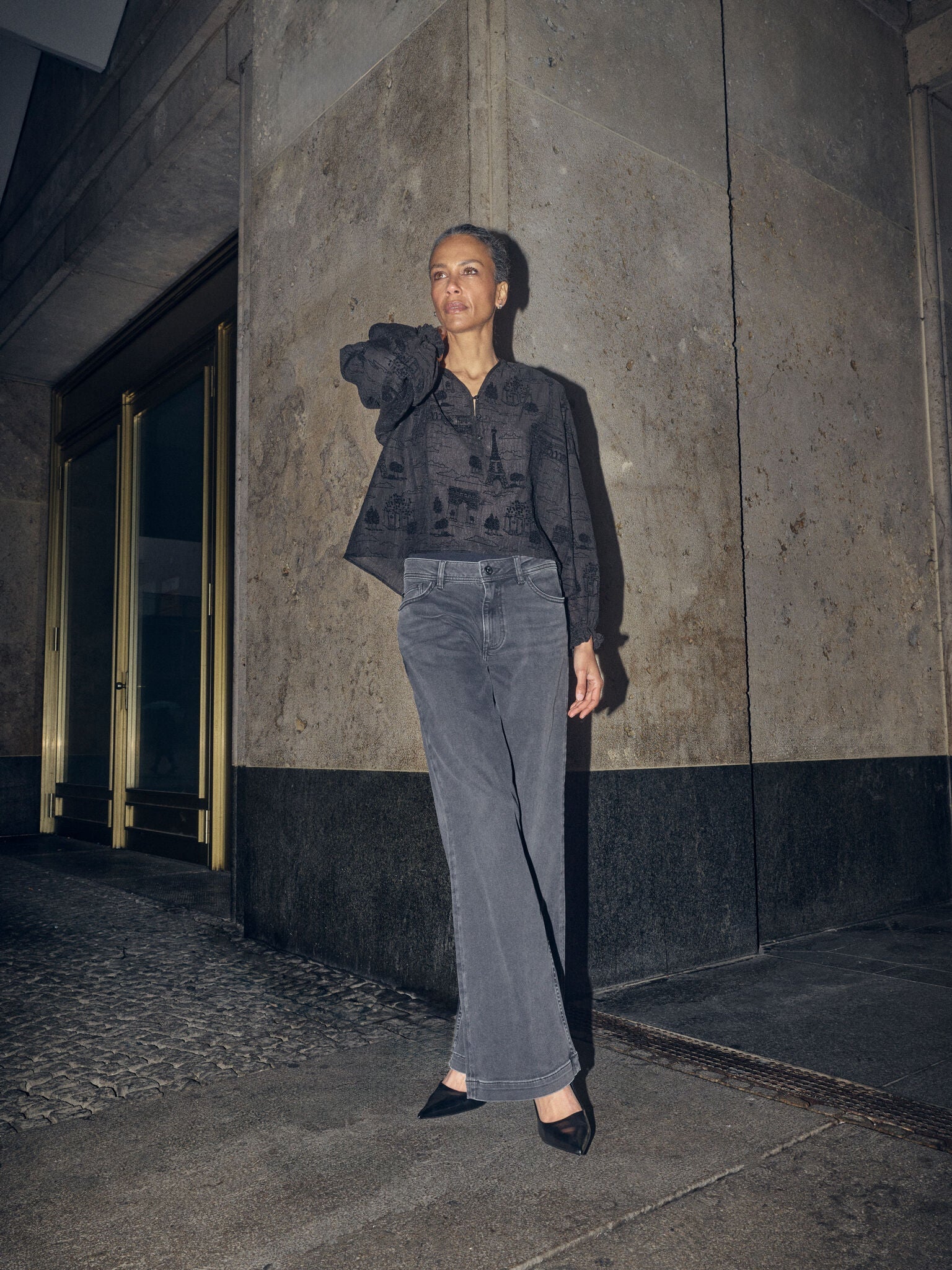 Modelshot / Grey / Detail